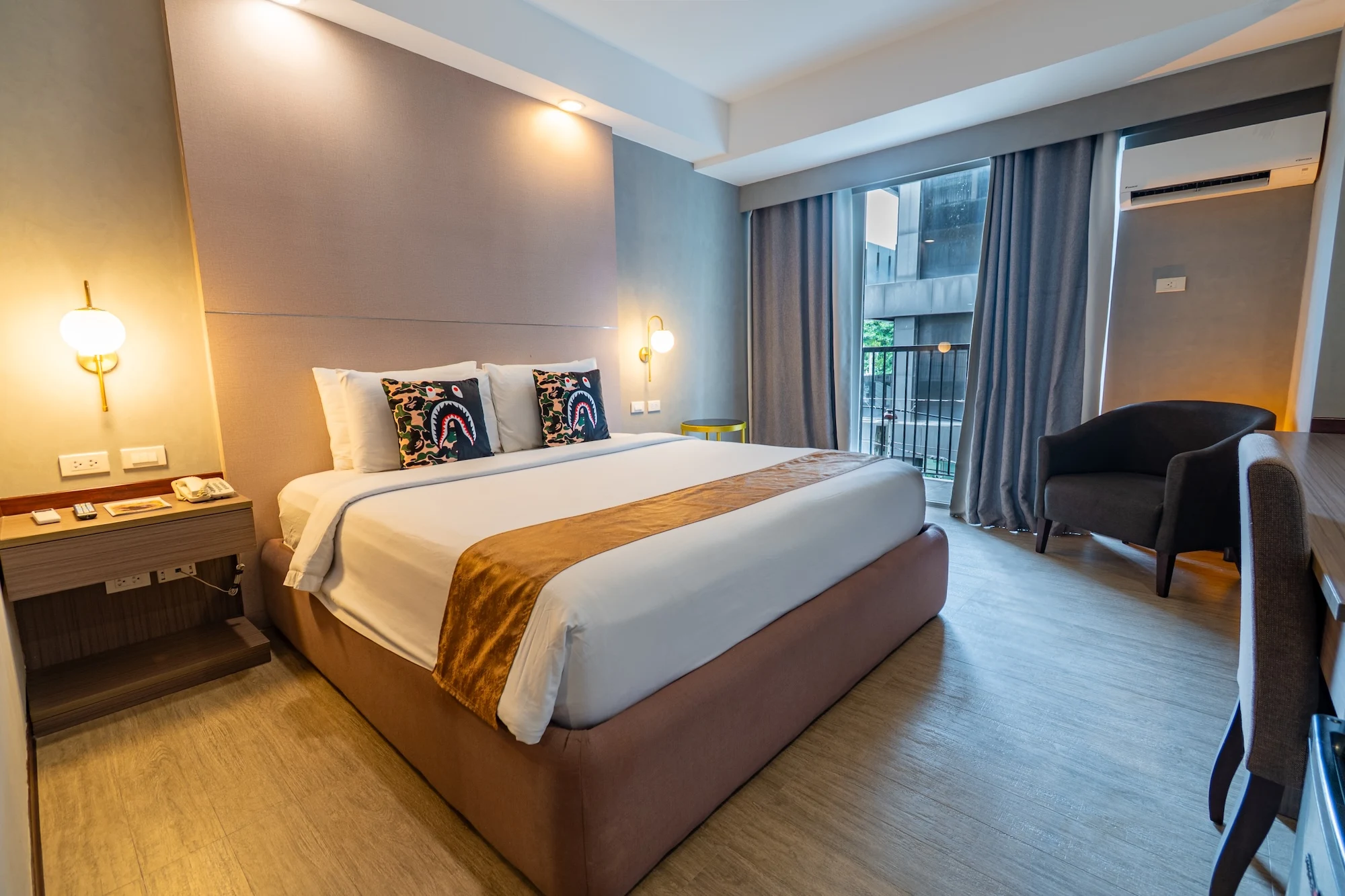 Official S Resort photograph of the Deluxe King Room