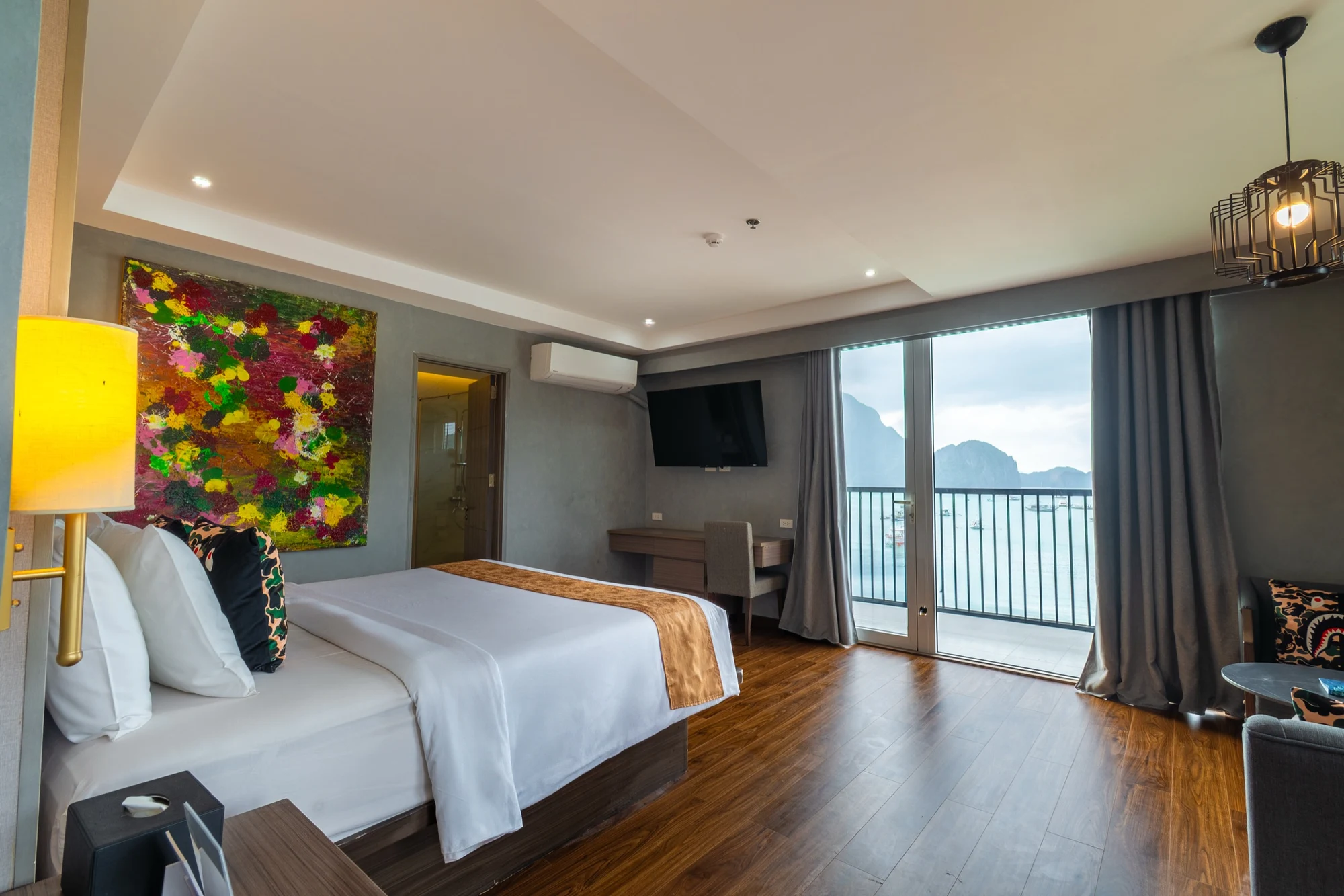 Executive Suite with Ocean View · Room interior · Photo 1 of 15